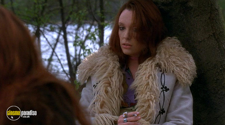 A still #21 from Velvet Goldmine (1998)
