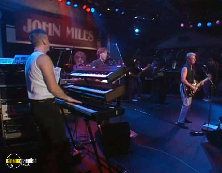 A still #17 from John Miles: In Concert (2002)