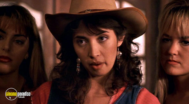 A still #22 from El Mariachi / Desperado (1995)