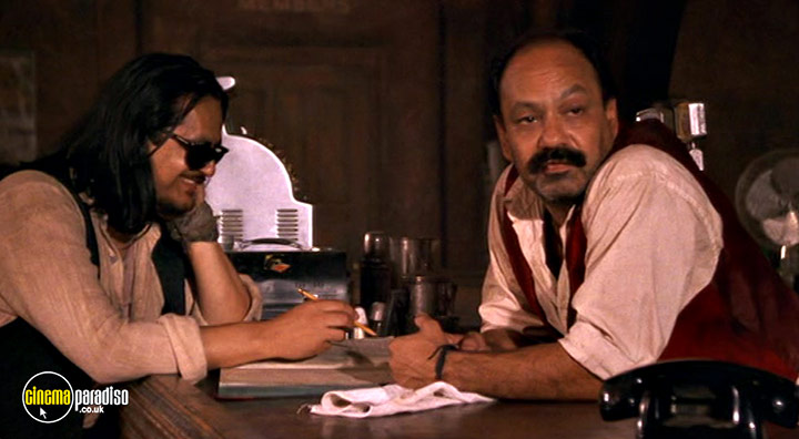 A still #21 from El Mariachi / Desperado (1995)