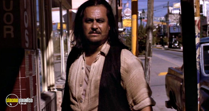 A still #18 from El Mariachi / Desperado (1995)