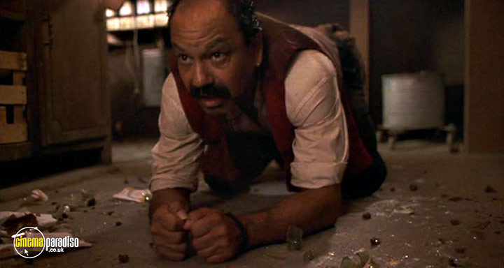 A still #14 from El Mariachi / Desperado (1995)