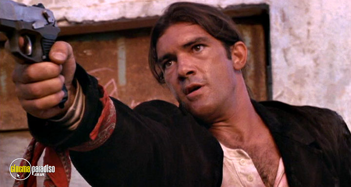 A still #11 from El Mariachi / Desperado (1995)