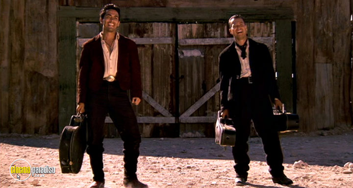 A still #4 from El Mariachi / Desperado (1995)