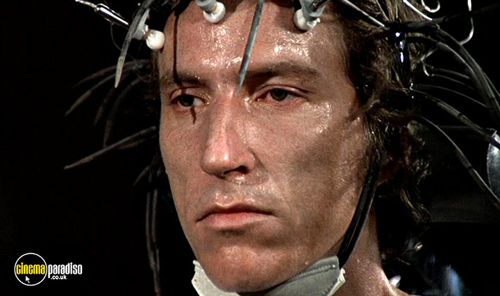 A still #31 from The Tall Blond Man with One Black Shoe (1972)