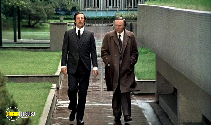 A still #25 from The Tall Blond Man with One Black Shoe (1972)