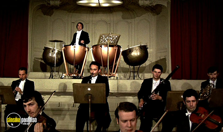A still #11 from The Tall Blond Man with One Black Shoe (1972)