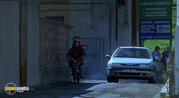A still #30 from Happiness Is in the Field (1995)