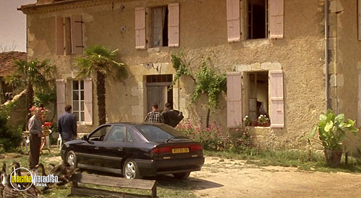 A still #5 from Happiness Is in the Field (1995)