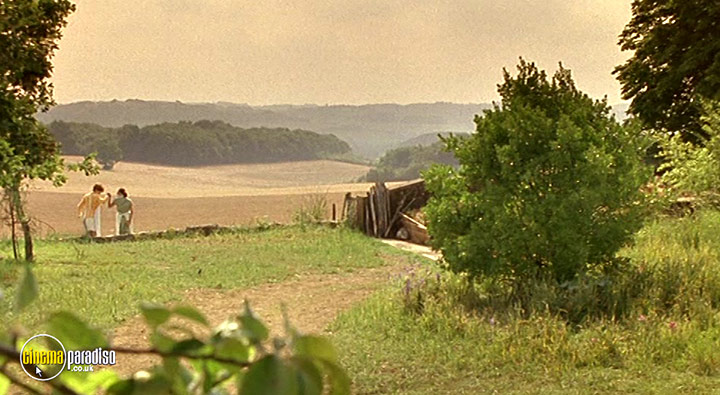 A still #4 from Happiness Is in the Field (1995)