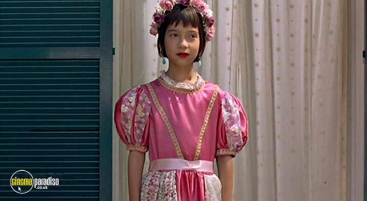 A still #1 from Ma Vie En Rose (1997)