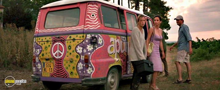 A still #12 from Bed and Breakfast (2003)