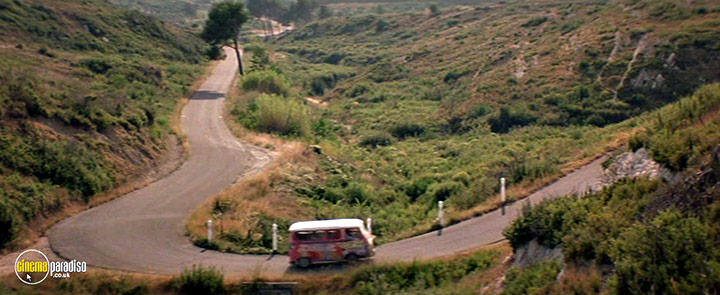 A still #11 from Bed and Breakfast (2003)