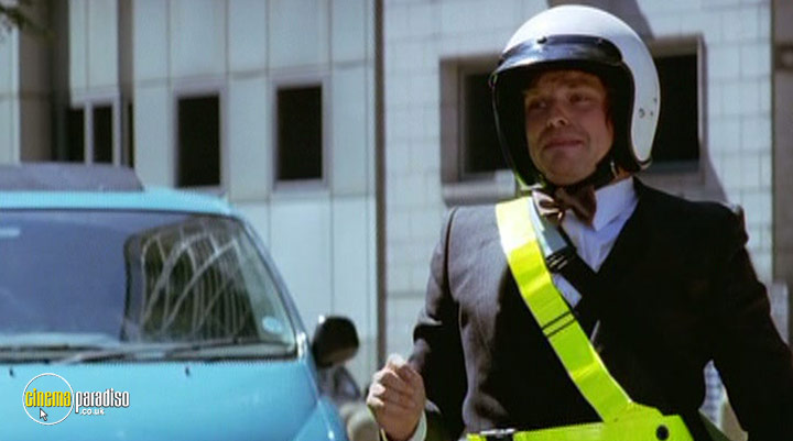 A still #17 from Agent Cody Banks 2: Destination London (2004)