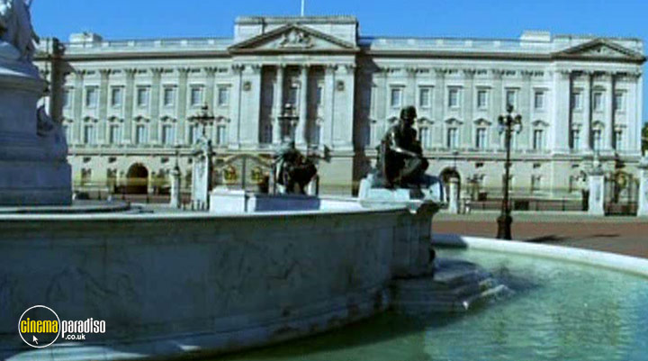A still #16 from Agent Cody Banks 2: Destination London (2004)