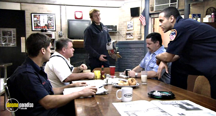A still #28 from Rescue Me: Series 1 (2004)