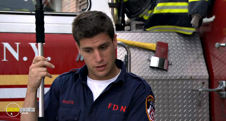 A still #25 from Rescue Me: Series 1 (2004)