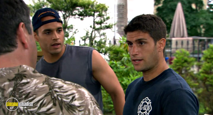 A still #15 from Rescue Me: Series 1 (2004)
