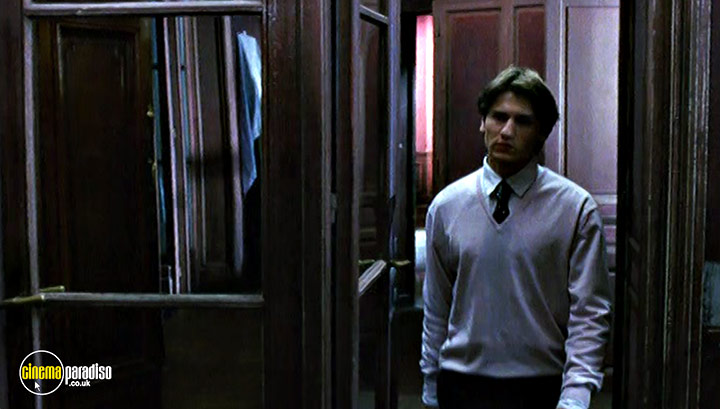 A still #4 from The Captive (2000)