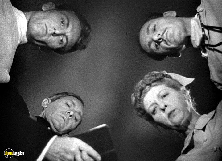 A still #73 from Dead Reckoning (1947)