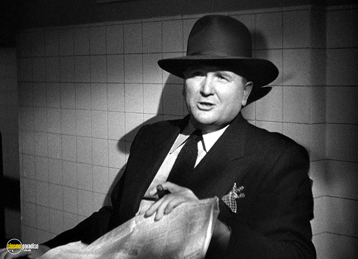 A still #76 from Dead Reckoning (1947)