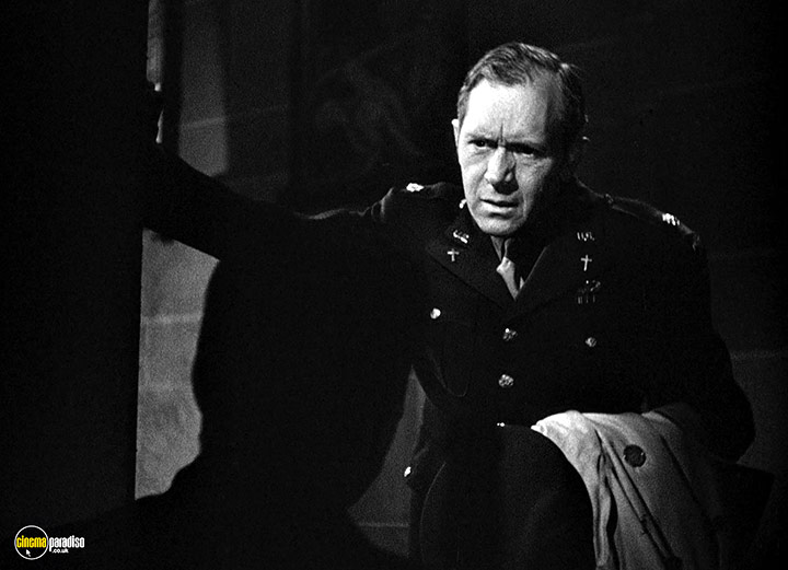A still #80 from Dead Reckoning (1947)