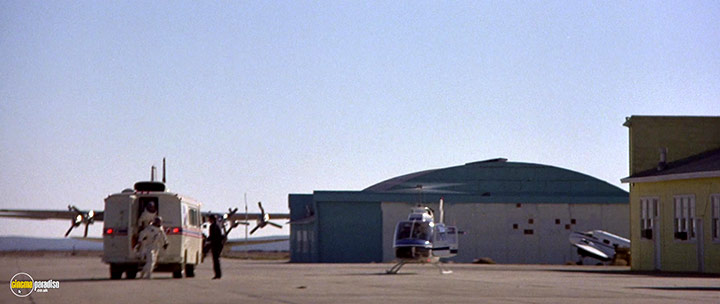 A still #29 from Capricorn One (1977)