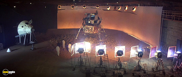 A still #11 from Capricorn One (1977)