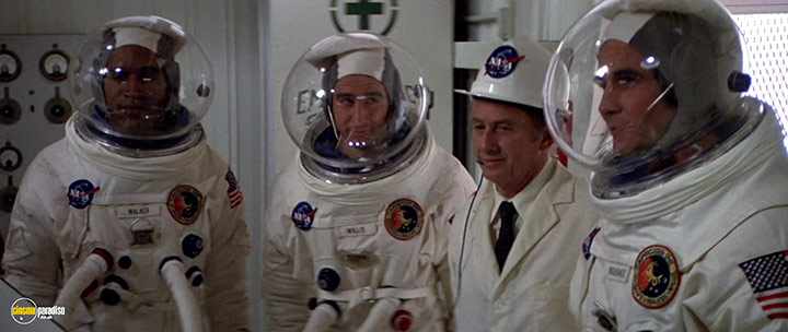 A still #4 from Capricorn One (1977)