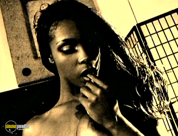 A still #32 from Hip Hop Honeys: Tasty Flavours (2004)