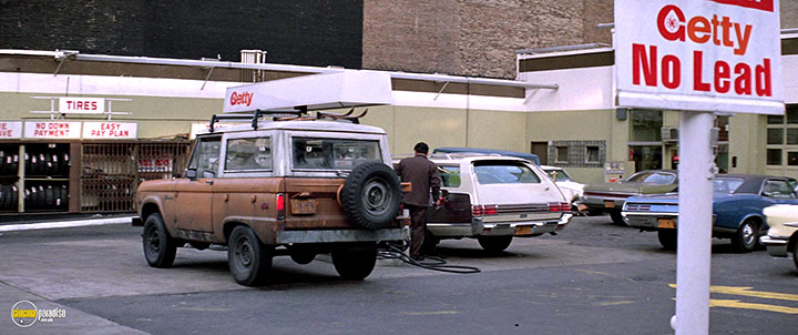 A still #28 from Three Days of the Condor (1975)