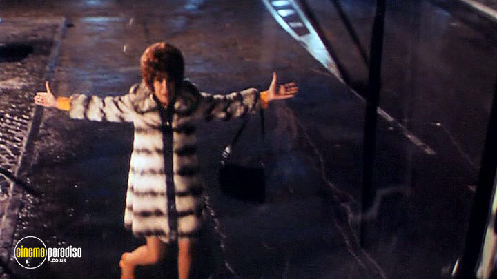 A still #2 from Live Flesh (1997)