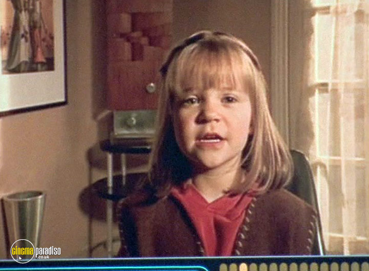 A still #24 from The Outer Limits: Series 7 (2002)