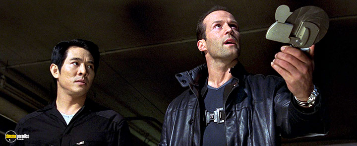 A still #22 from The One (2001)