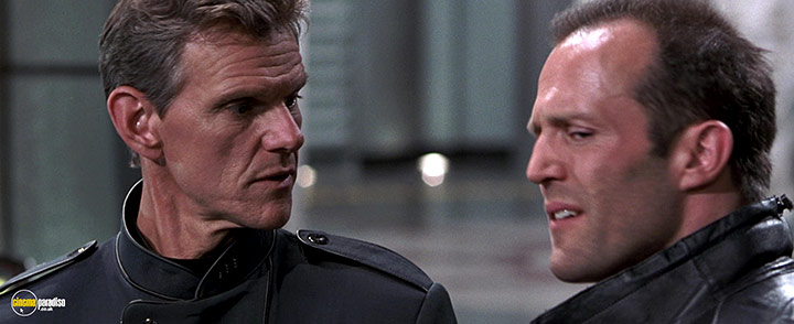 A still #24 from The One (2001)