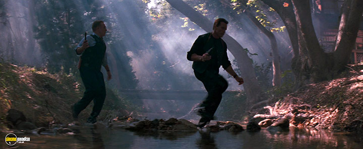 A still #116 from Eraser (1996)