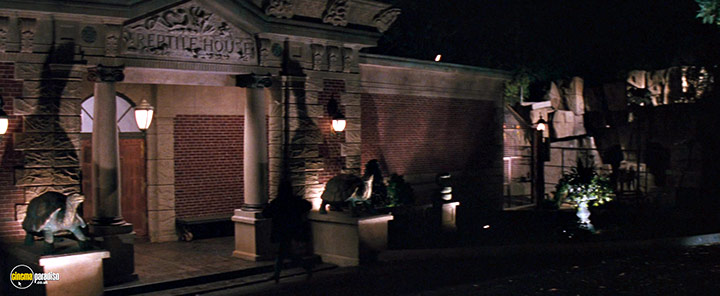 A still #102 from Eraser (1996)