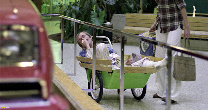 A still #27 from Dawn of the Dead (1978)