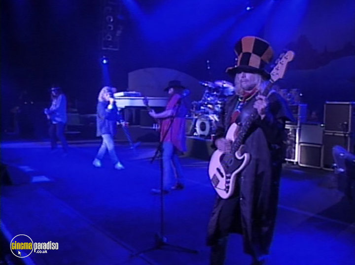 A still #52 from Lynyrd Skynyrd: Live from Steel Town (1997)