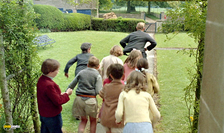 A still #16 from Sky West and Crooked (1966)