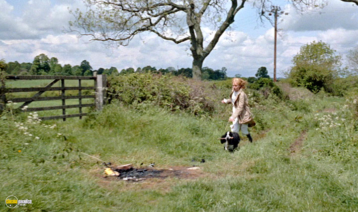 A still #45 from Sky West and Crooked (1966)
