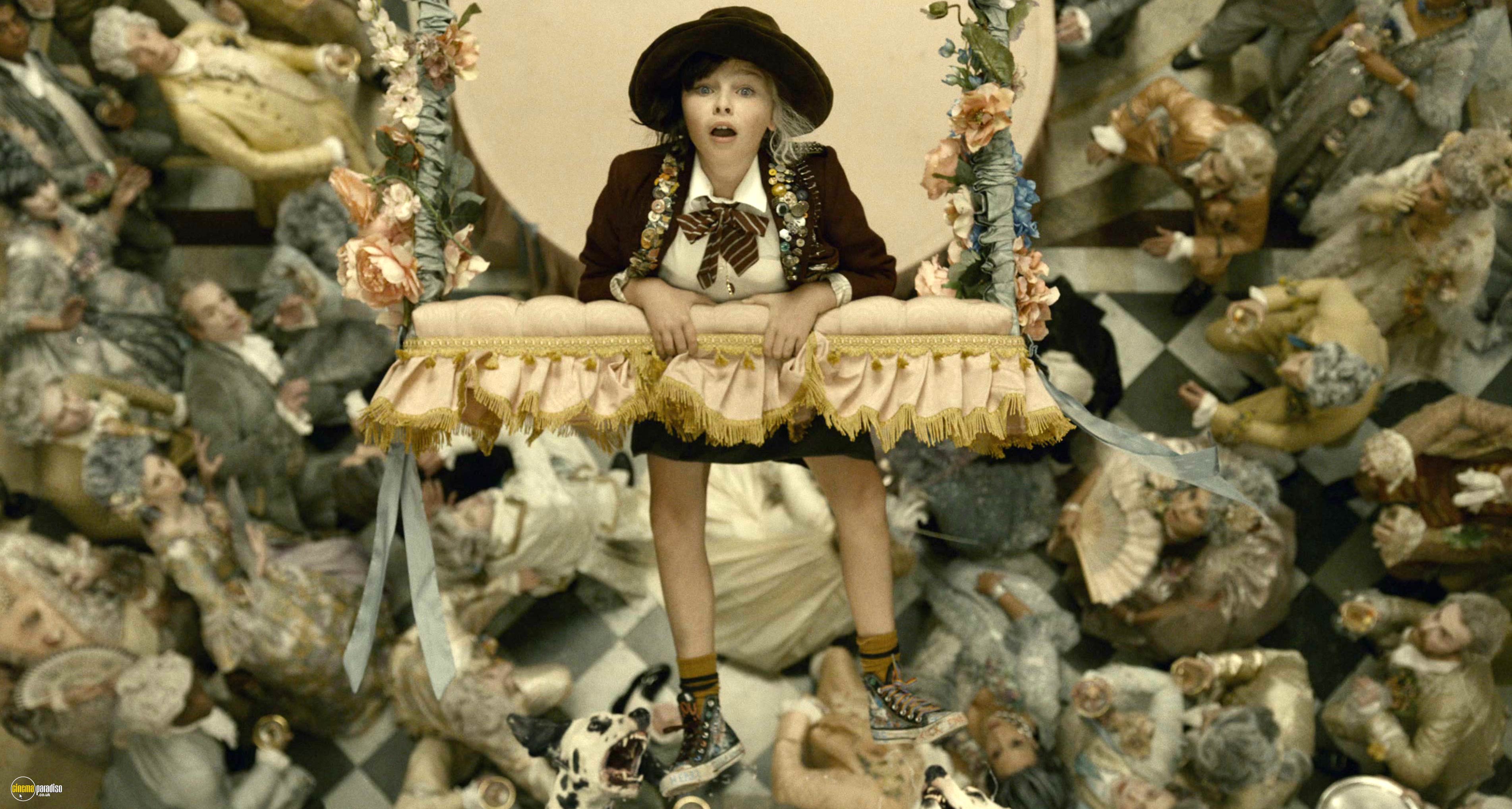 A still #138 from Cruella (2021)