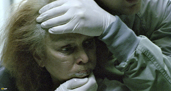 A still #80 from Requiem for a Dream (2000)