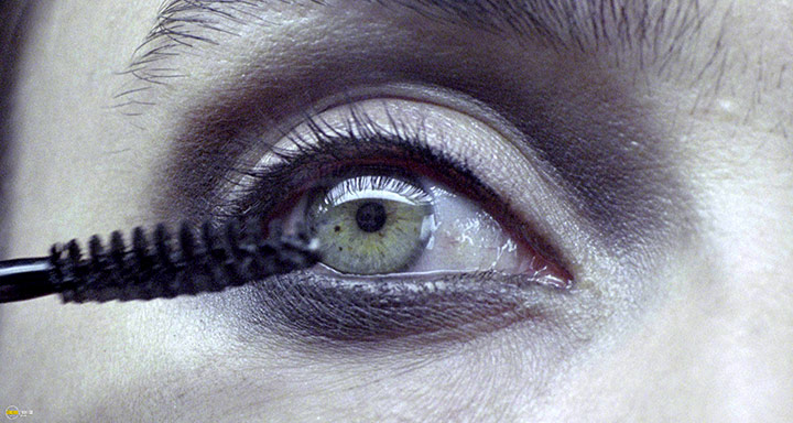 A still #81 from Requiem for a Dream (2000)