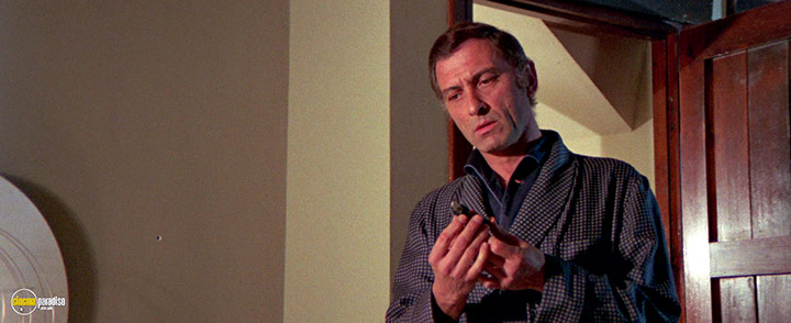 A still #35 from Smile Before Death (1972)