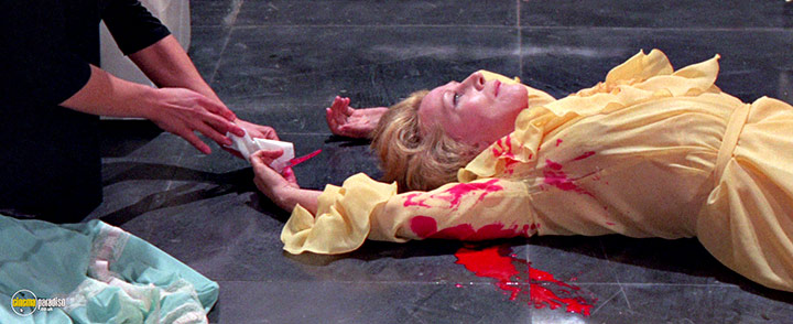 A still #29 from Smile Before Death (1972)