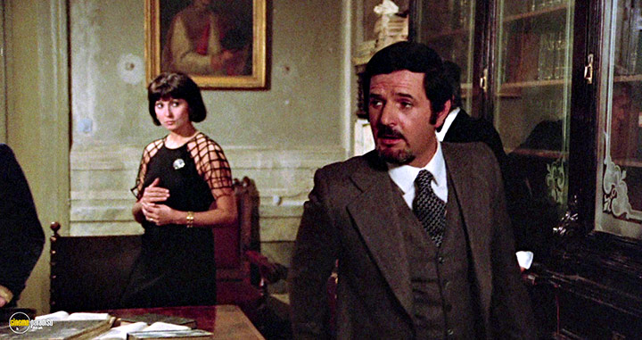 A still #39 from The Killer Reserved Nine Seats (1974)
