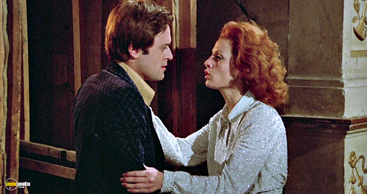 A still #26 from The Killer Reserved Nine Seats (1974)