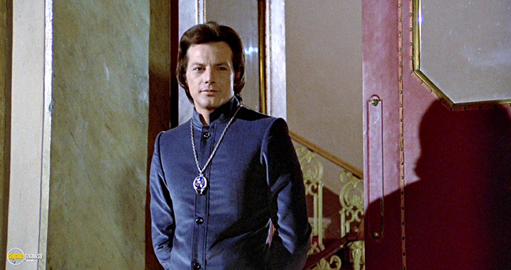 A still #17 from The Killer Reserved Nine Seats (1974)