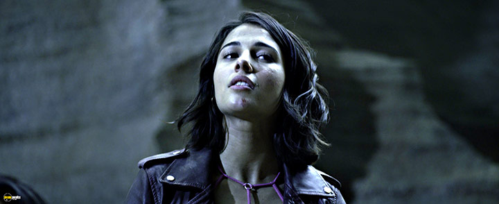 A still #104 from Power Rangers (2017)